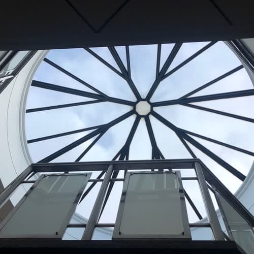 Cúpula de Tanatorio-Crematorio Los Dolores en Ribeira