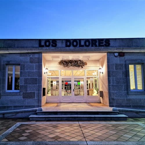 Fachada de Tanatorio-Crematorio Los Dolores en Ribeira